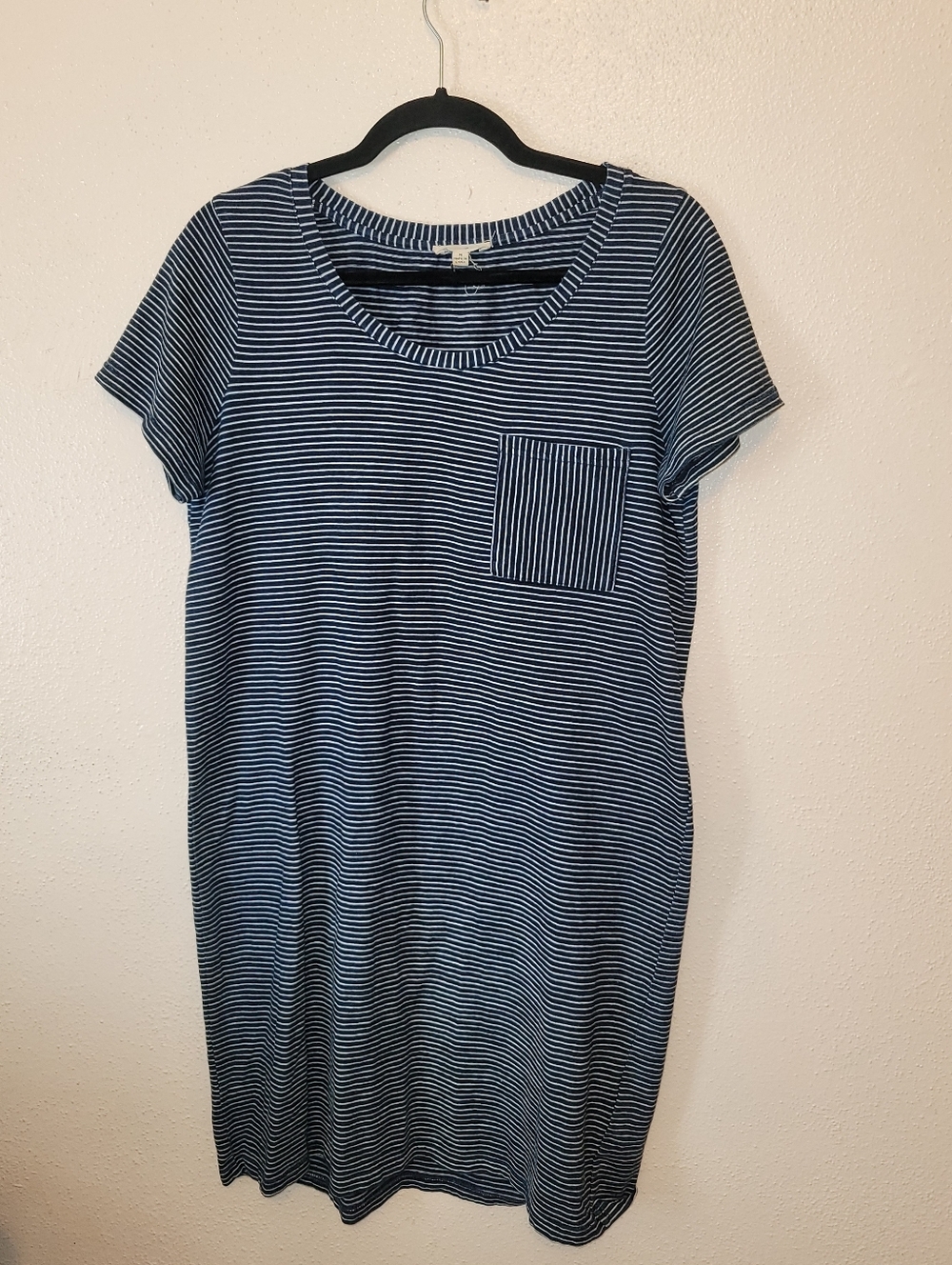 Jane and Delancey Navy and White Striped Tshirt Dress Size Medium